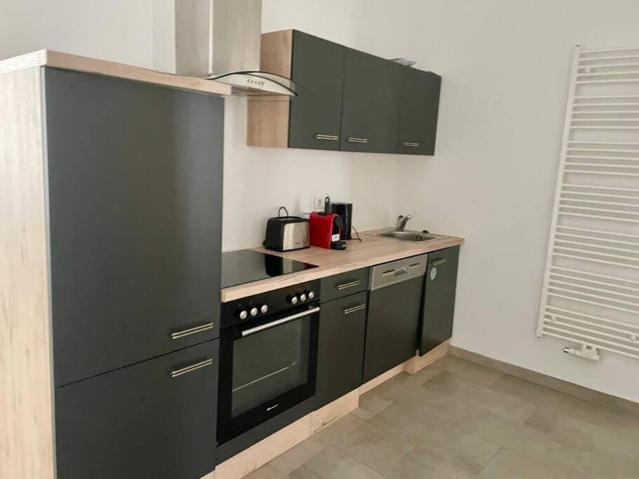 100 M2 With Free Parking - 15 Min To Center Apartment *